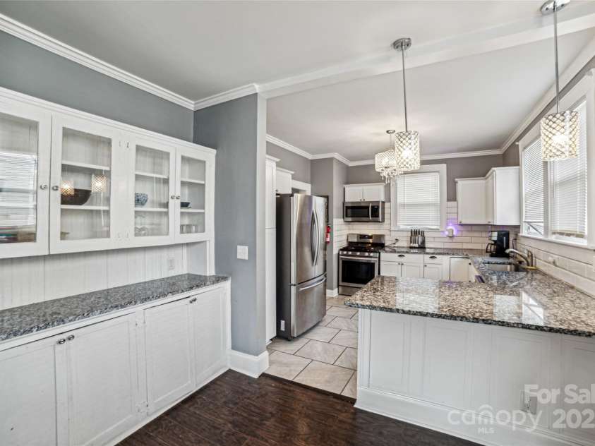 415 Willow Street, Gastonia, NC 28054.  MLS# CAR4204556, YatesRealty ID 15176. Open and inviting Kitchen