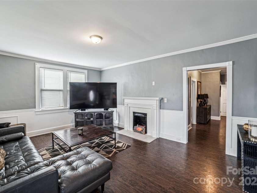 415 Willow Street, Gastonia, NC 28054.  MLS# CAR4204556, YatesRealty ID 15176. Spacious Living Room with Gas log fireplace