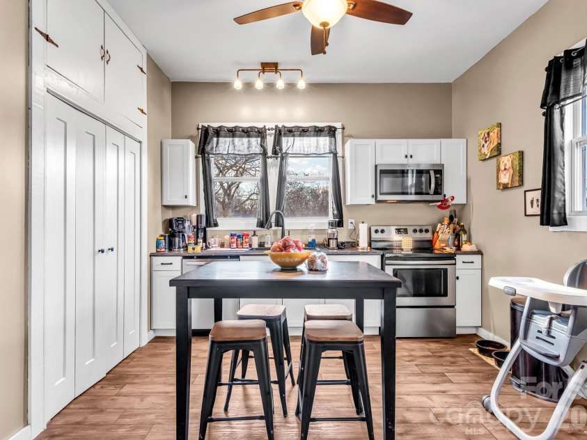 654 Main Street, Concord, NC 28027.  MLS# CAR4351030, YatesRealty ID 15176. 