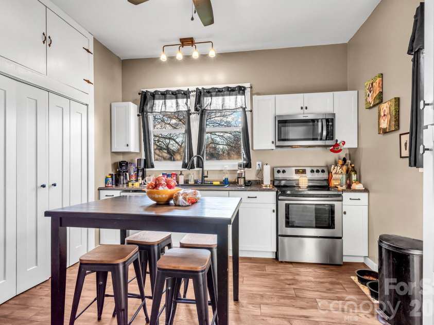 654 Main Street, Concord, NC 28027.  MLS# CAR4351030, YatesRealty ID 15176. 