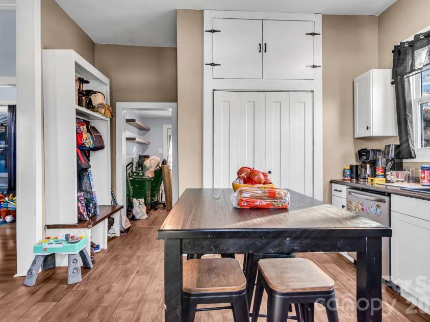 654 Main Street, Concord, NC 28027.  MLS# CAR4351030, YatesRealty ID 15176. 