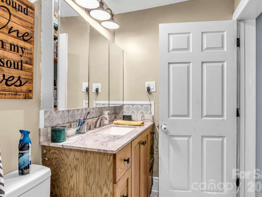 654 Main Street, Concord, NC 28027.  MLS# CAR4351030, YatesRealty ID 15176. 