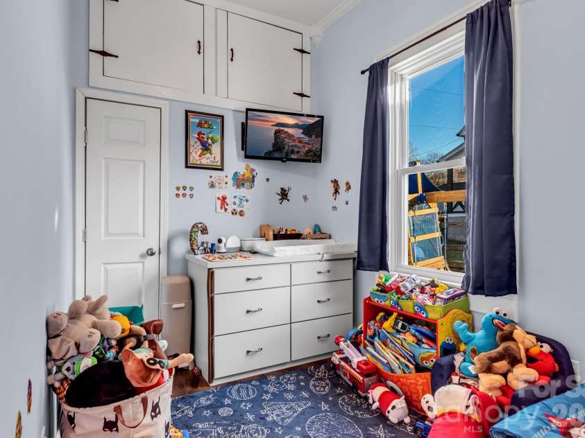 654 Main Street, Concord, NC 28027.  MLS# CAR4351030, YatesRealty ID 15176. 