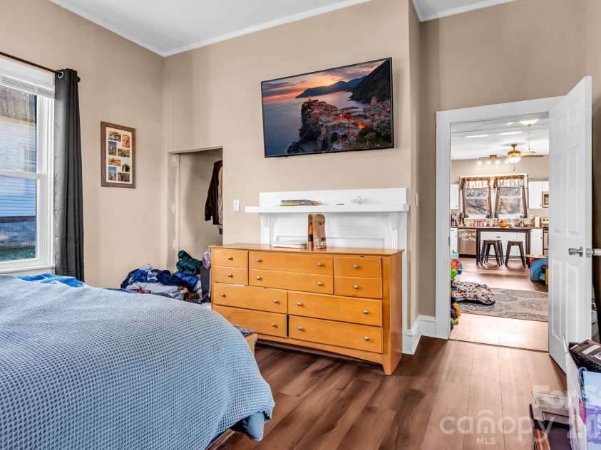 654 Main Street, Concord, NC 28027.  MLS# CAR4351030, YatesRealty ID 15176. 