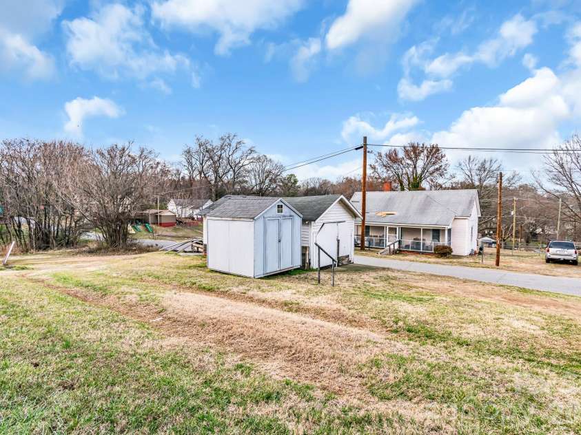 654 Main Street, Concord, NC 28027.  MLS# CAR4351030, YatesRealty ID 15176. 