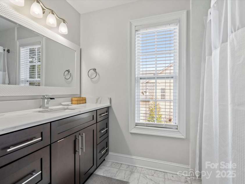 2100 Bluebonnet Lane, Matthews, NC 28104.  MLS# CAR4229213, YatesRealty ID 15179. Bath 3 up