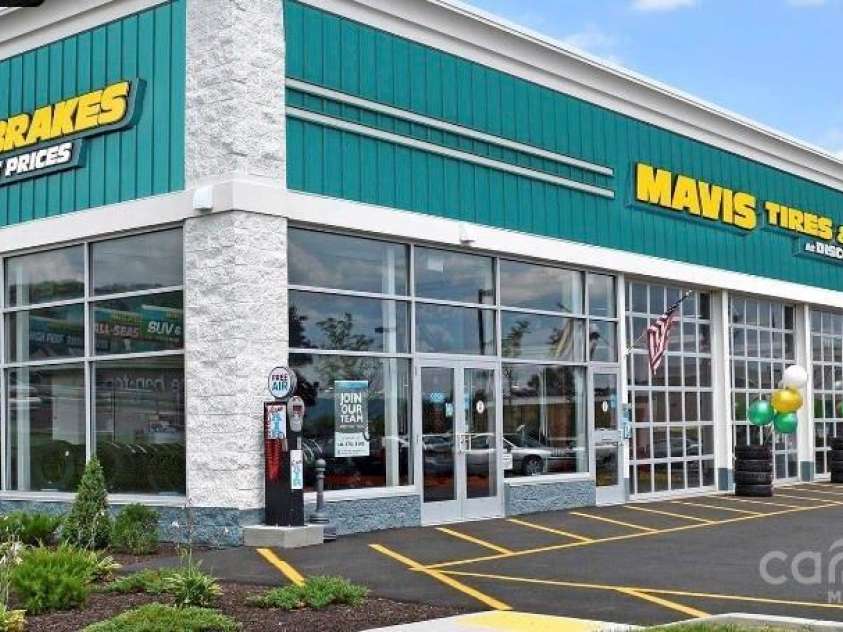 2100 Bluebonnet Lane, Matthews, NC 28104.  MLS# CAR4229213, YatesRealty ID 15179. Mavis Tires & Brakes