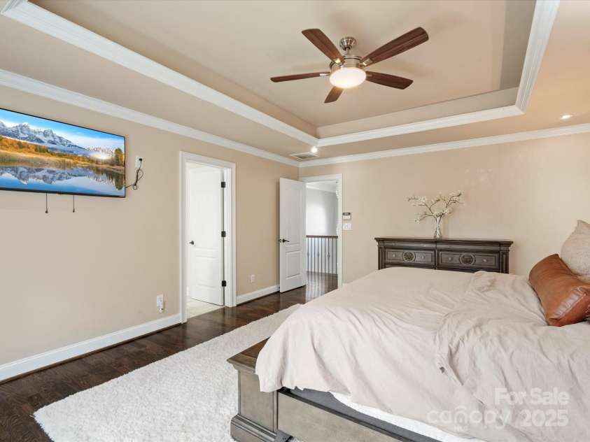 2100 Bluebonnet Lane, Matthews, NC 28104.  MLS# CAR4229213, YatesRealty ID 15179. Primary Bedroom