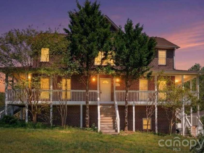 2976 / 2980 Propst Road, Clover, SC 29710.  MLS# CAR4361398, YatesRealty ID 15179. 