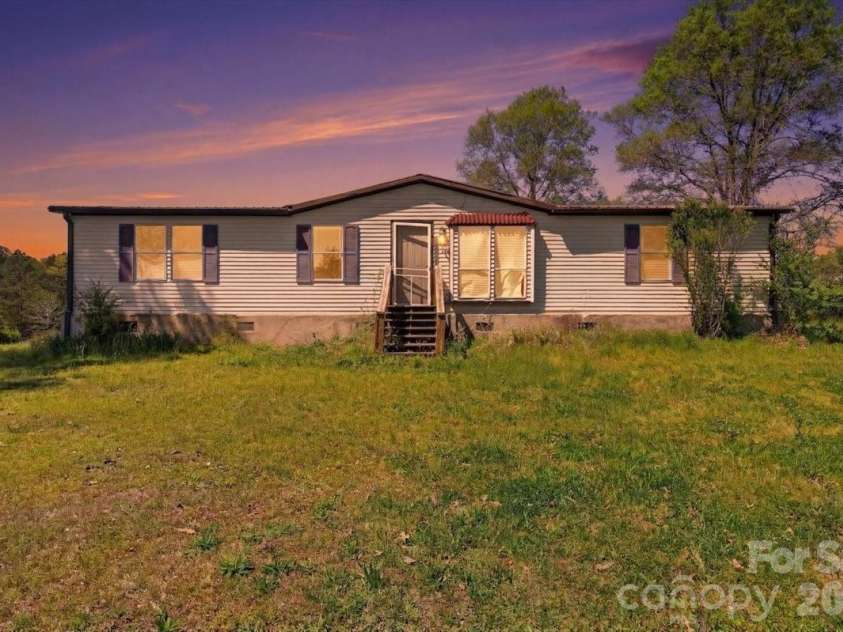 2976 / 2980 Propst Road, Clover, SC 29710.  MLS# CAR4361398, YatesRealty ID 15179. 