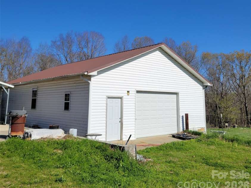 2976 / 2980 Propst Road, Clover, SC 29710.  MLS# CAR4361398, YatesRealty ID 15179. Workshop