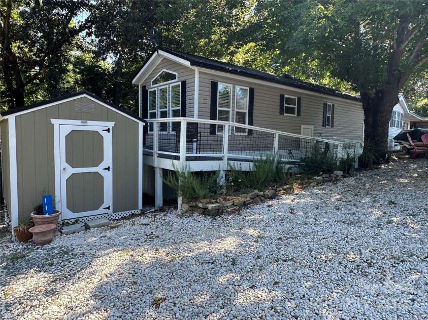 114 Meadowview Circle, New London, NC 28127.  MLS# CAR4284705, YatesRealty ID 1518. 