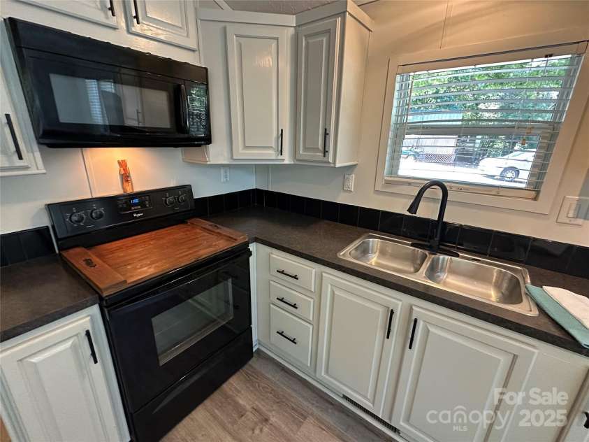 114 Meadowview Circle, New London, NC 28127.  MLS# CAR4284705, YatesRealty ID 1518. 