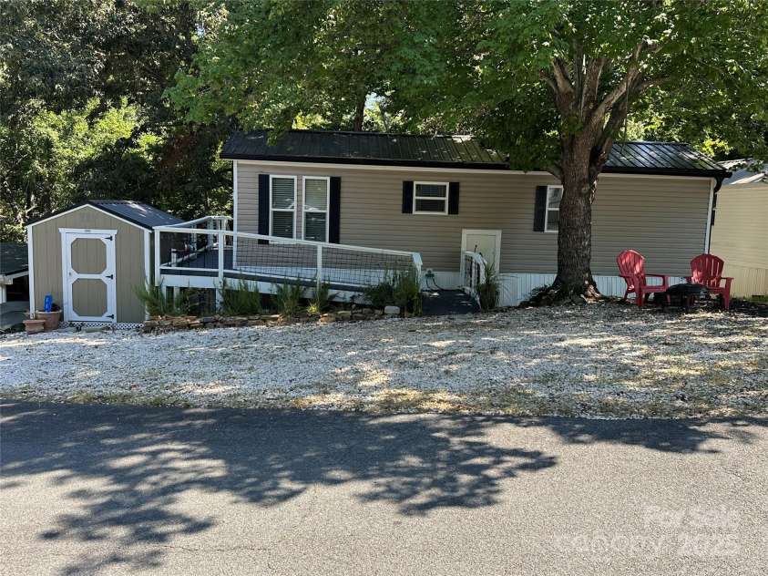 114 Meadowview Circle, New London, NC 28127.  MLS# CAR4284705, YatesRealty ID 1518. 