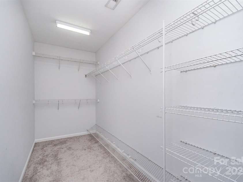 2823 Oakdale Pasture Drive, Charlotte, NC 28216.  MLS# CAR4303288, YatesRealty ID 1518. 