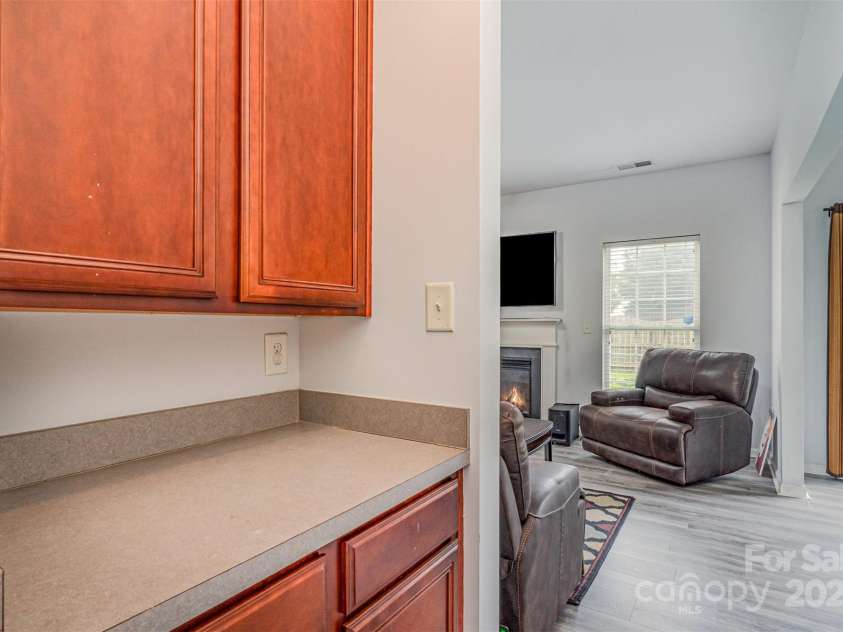 2823 Oakdale Pasture Drive, Charlotte, NC 28216.  MLS# CAR4303288, YatesRealty ID 1518. 