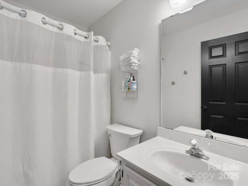 14723 Sapphire Lane, Pineville, NC 28134.  MLS# CAR4228552, YatesRealty ID 15180. 