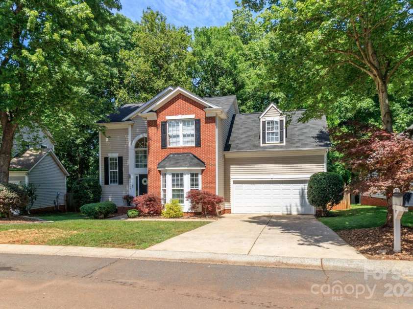 10419 Chelsea Bay Drive, Charlotte, NC 28278.  MLS# CAR4261009, YatesRealty ID 15181. 
