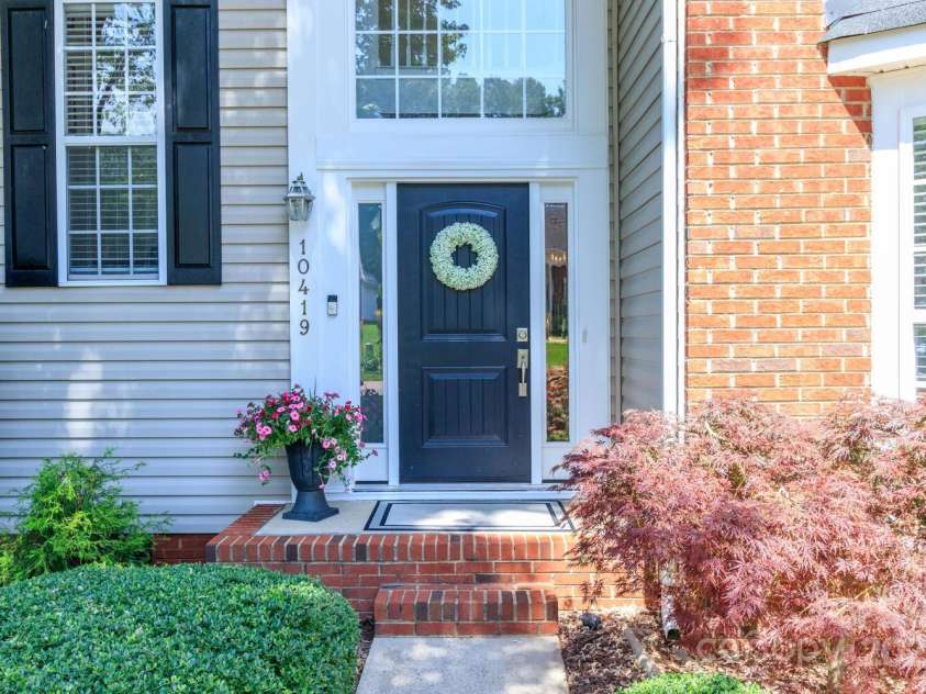 10419 Chelsea Bay Drive, Charlotte, NC 28278.  MLS# CAR4261009, YatesRealty ID 15181. 