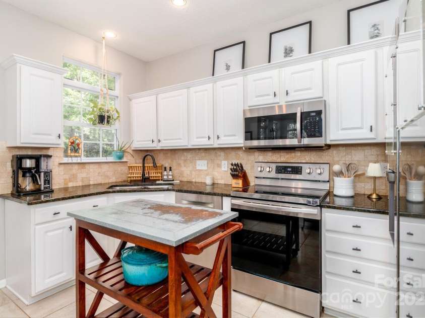 10419 Chelsea Bay Drive, Charlotte, NC 28278.  MLS# CAR4261009, YatesRealty ID 15181. 