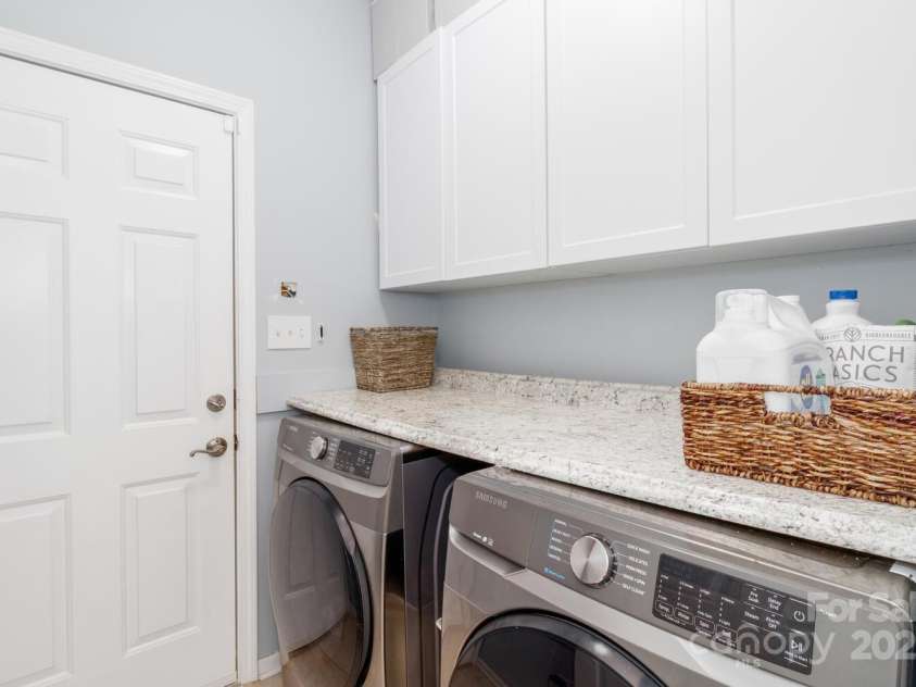 10419 Chelsea Bay Drive, Charlotte, NC 28278.  MLS# CAR4261009, YatesRealty ID 15181. 