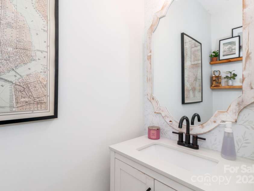 10419 Chelsea Bay Drive, Charlotte, NC 28278.  MLS# CAR4261009, YatesRealty ID 15181. 