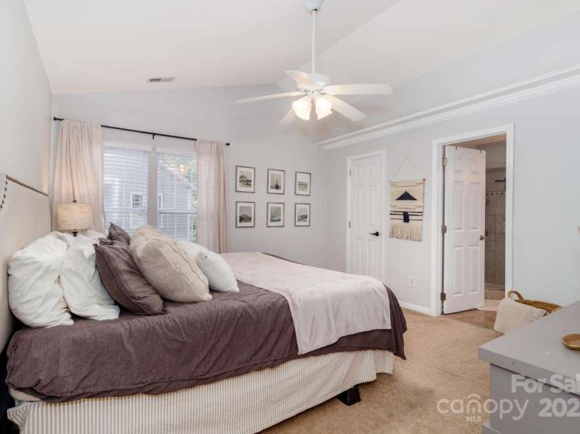10419 Chelsea Bay Drive, Charlotte, NC 28278.  MLS# CAR4261009, YatesRealty ID 15181. 