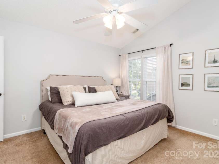 10419 Chelsea Bay Drive, Charlotte, NC 28278.  MLS# CAR4261009, YatesRealty ID 15181. 