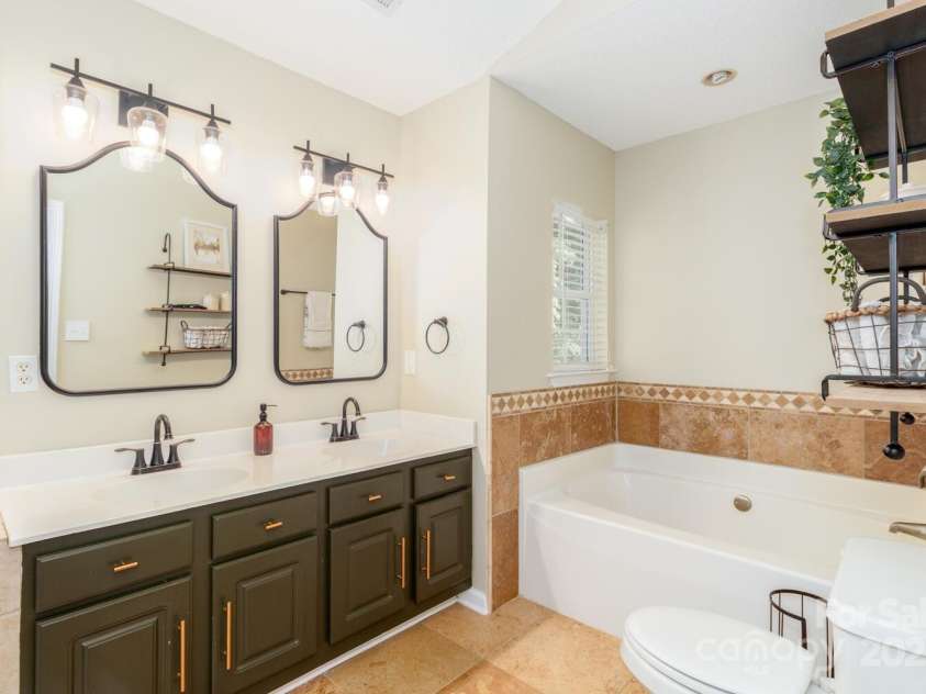 10419 Chelsea Bay Drive, Charlotte, NC 28278.  MLS# CAR4261009, YatesRealty ID 15181. 