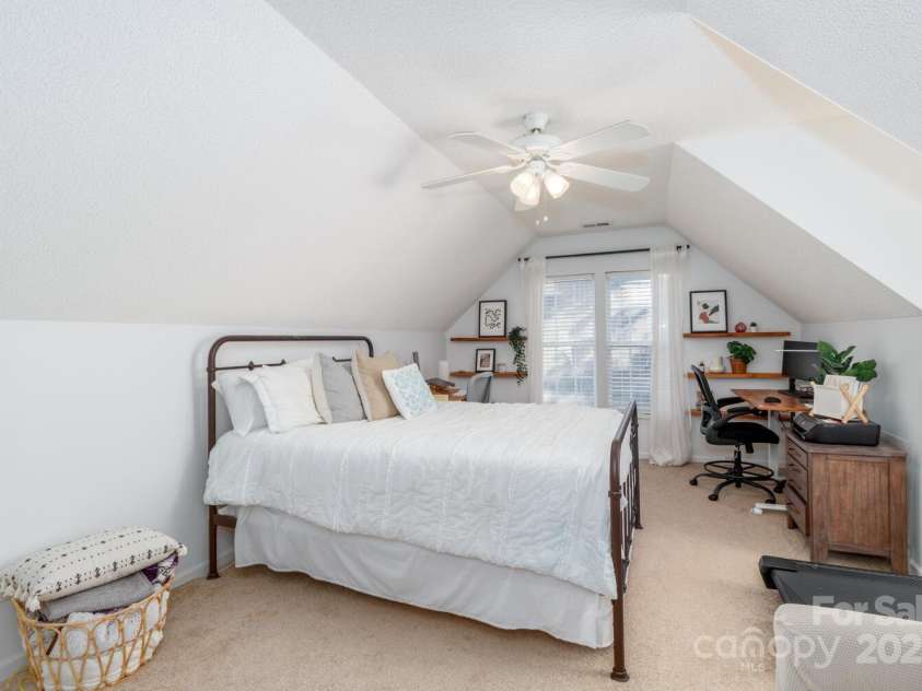10419 Chelsea Bay Drive, Charlotte, NC 28278.  MLS# CAR4261009, YatesRealty ID 15181. 