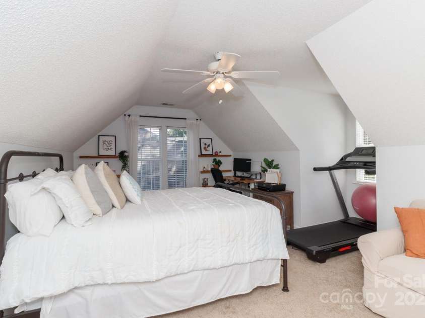 10419 Chelsea Bay Drive, Charlotte, NC 28278.  MLS# CAR4261009, YatesRealty ID 15181. 