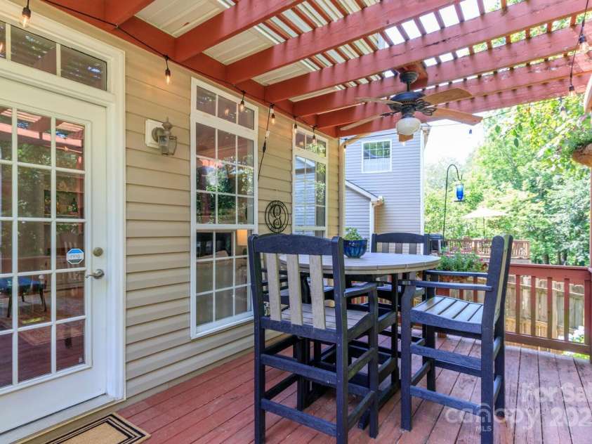 10419 Chelsea Bay Drive, Charlotte, NC 28278.  MLS# CAR4261009, YatesRealty ID 15181. 