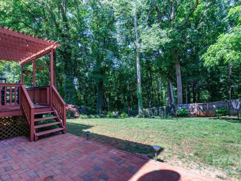10419 Chelsea Bay Drive, Charlotte, NC 28278.  MLS# CAR4261009, YatesRealty ID 15181. 