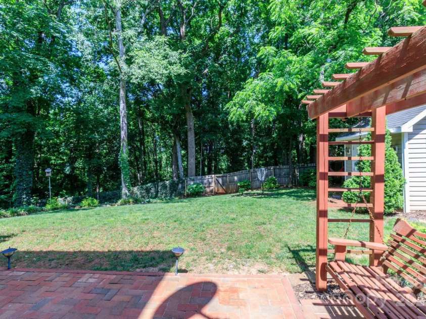 10419 Chelsea Bay Drive, Charlotte, NC 28278.  MLS# CAR4261009, YatesRealty ID 15181. 