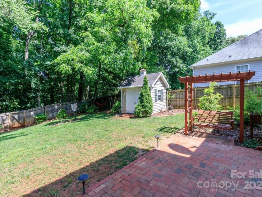 10419 Chelsea Bay Drive, Charlotte, NC 28278.  MLS# CAR4261009, YatesRealty ID 15181. 