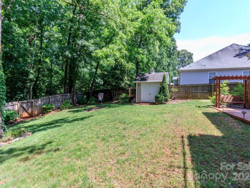 10419 Chelsea Bay Drive, Charlotte, NC 28278.  MLS# CAR4261009, YatesRealty ID 15181. 