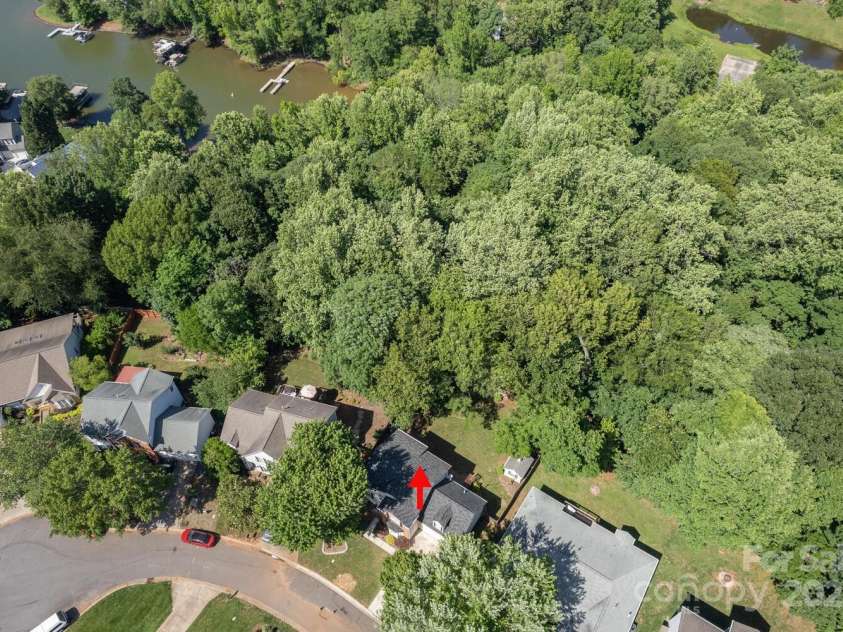 10419 Chelsea Bay Drive, Charlotte, NC 28278.  MLS# CAR4261009, YatesRealty ID 15181. 
