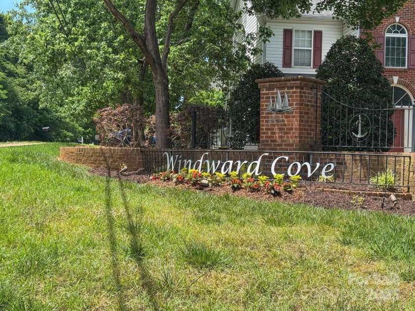 10419 Chelsea Bay Drive, Charlotte, NC 28278.  MLS# CAR4261009, YatesRealty ID 15181. 