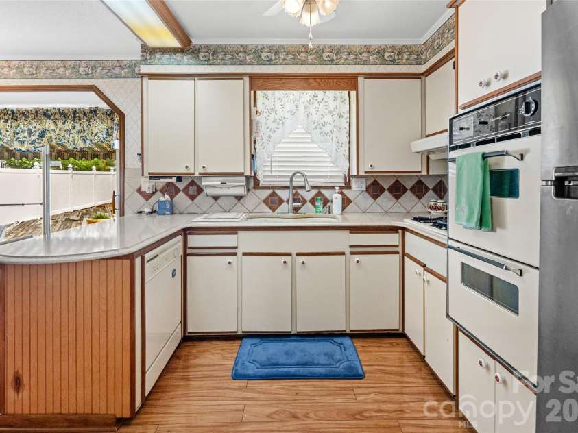 202 Reese Street, Gastonia, NC 28056.  MLS# CAR4367633, YatesRealty ID 15181. 