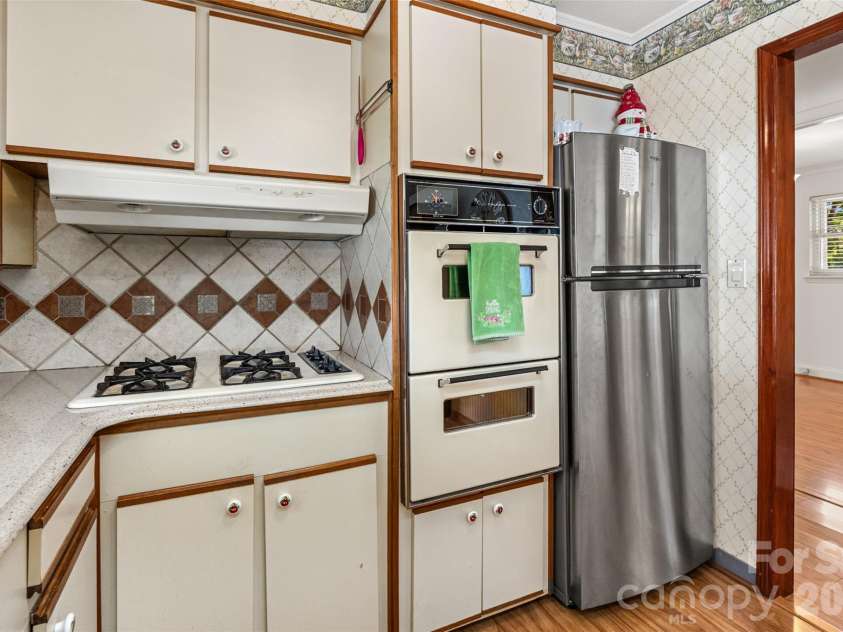 202 Reese Street, Gastonia, NC 28056.  MLS# CAR4367633, YatesRealty ID 15181. 