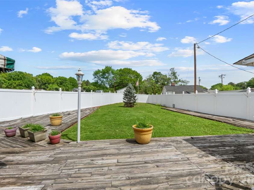 202 Reese Street, Gastonia, NC 28056.  MLS# CAR4367633, YatesRealty ID 15181. 