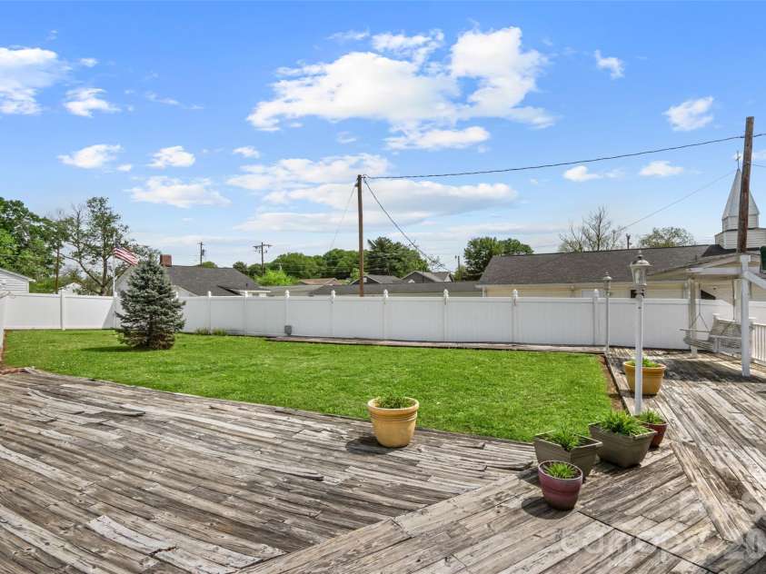 202 Reese Street, Gastonia, NC 28056.  MLS# CAR4367633, YatesRealty ID 15181. 