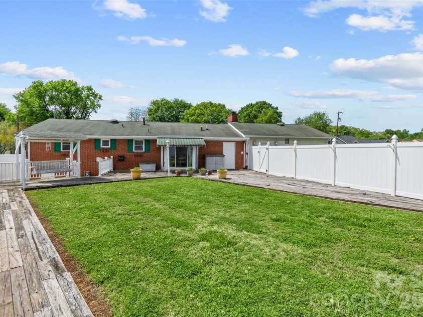 202 Reese Street, Gastonia, NC 28056.  MLS# CAR4367633, YatesRealty ID 15181. 