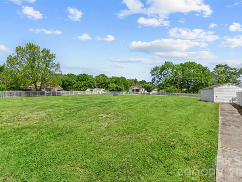 202 Reese Street, Gastonia, NC 28056.  MLS# CAR4367633, YatesRealty ID 15181. 
