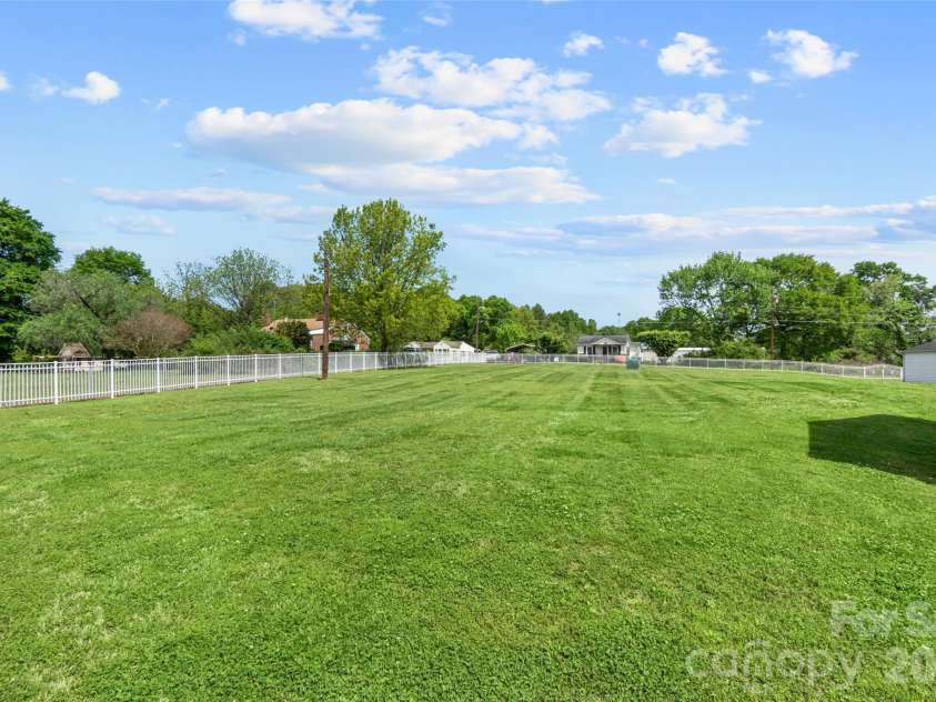202 Reese Street, Gastonia, NC 28056.  MLS# CAR4367633, YatesRealty ID 15181. 