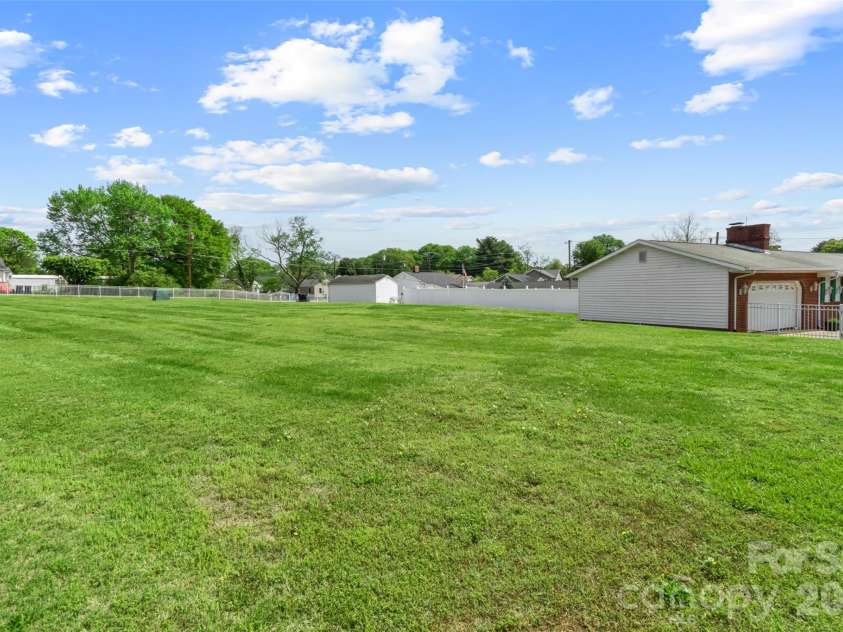202 Reese Street, Gastonia, NC 28056.  MLS# CAR4367633, YatesRealty ID 15181. 