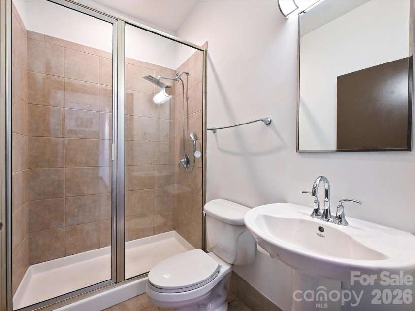 2200 Lyndhurst Avenue, Charlotte, NC 28203.  MLS# CAR4424698, YatesRealty ID 15182. 