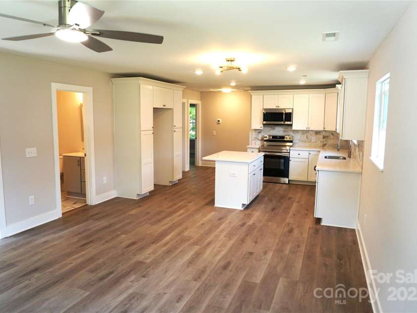 256 Lincoln Street, Concord, NC 28025.  MLS# CAR4259482, YatesRealty ID 15182. 