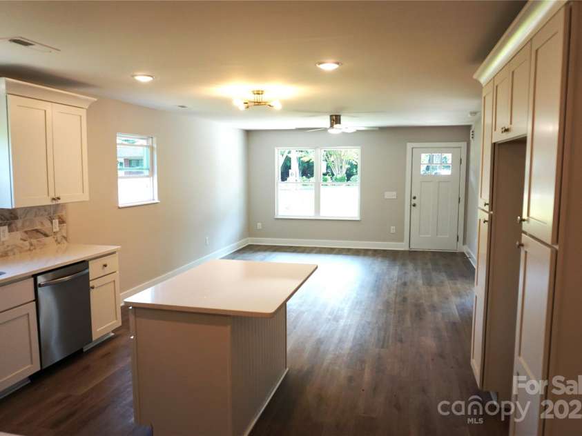 256 Lincoln Street, Concord, NC 28025.  MLS# CAR4259482, YatesRealty ID 15182. 