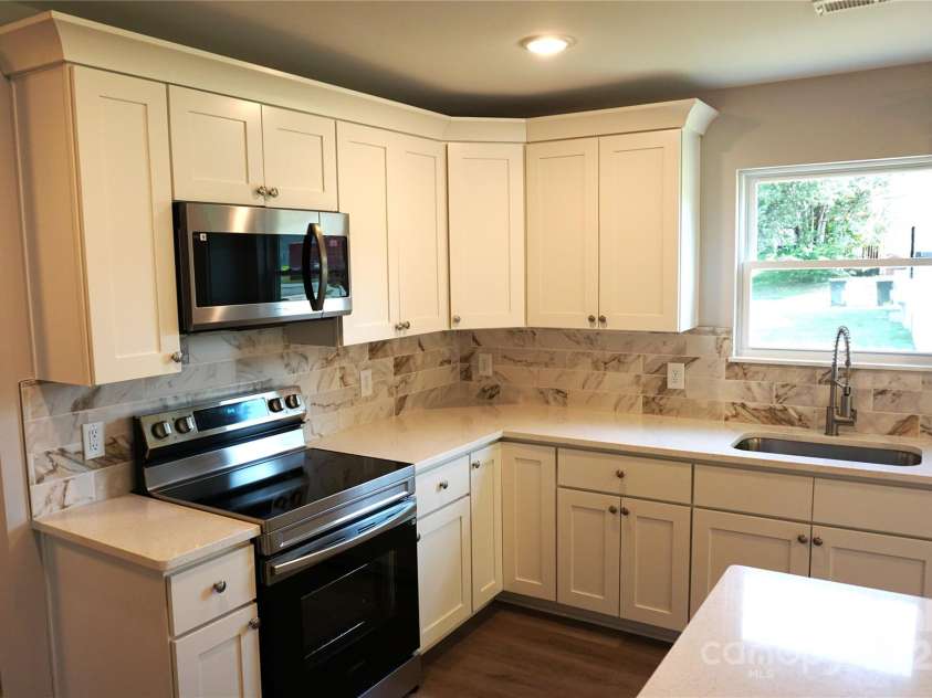 256 Lincoln Street, Concord, NC 28025.  MLS# CAR4259482, YatesRealty ID 15182. 